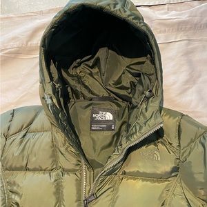 The North Face Women’s 550 Down Hooded Full Zip Parka Coat size Medium